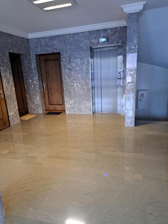 Chambre Chez Habitant Pres Aeroport - Palexpo - Onu De Privatunterkunft